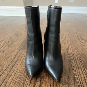 Steve Madden booties black size 7 but recommend for 6.5